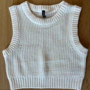 White cropped sweater vest from H&M